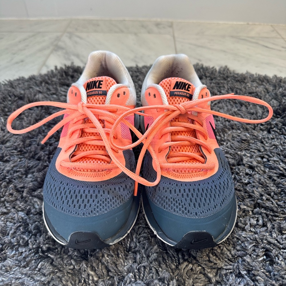 NIKE RUNNING, SIZE 8